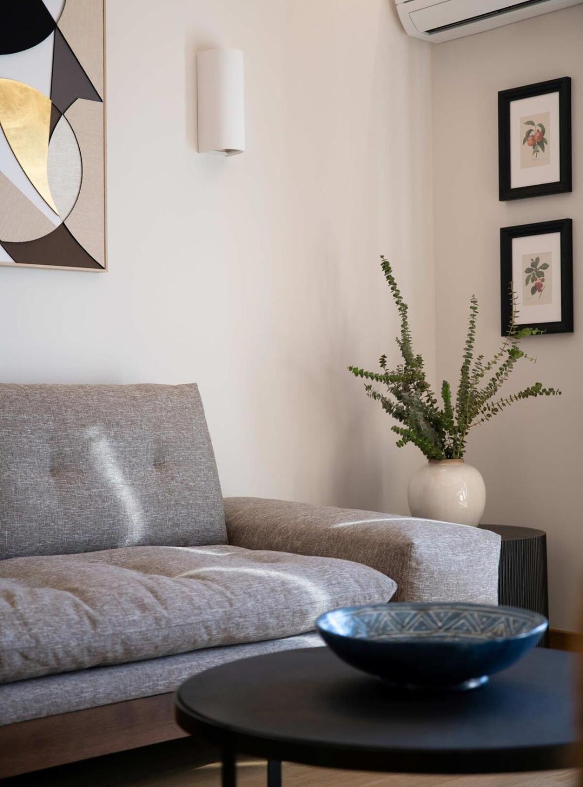 Apartment Touching Acropolis - Quiet & Elegant 1-bdr *